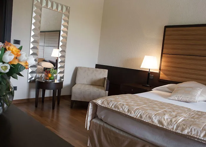 מלון Hotel Ristorante La Bettola