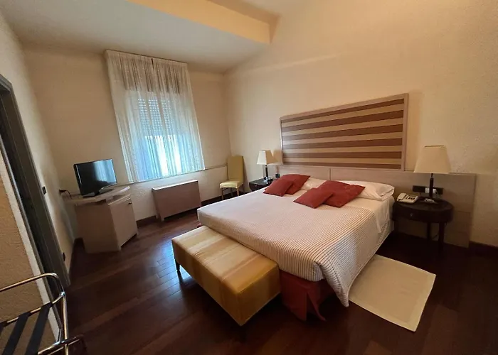 Hotel Ristorante La Bettola מלון
