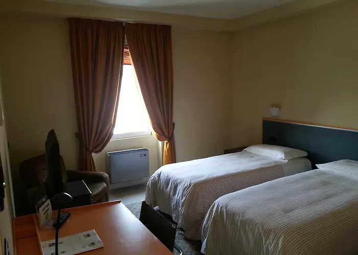 מלון Hotel Ristorante La Bettola 3*